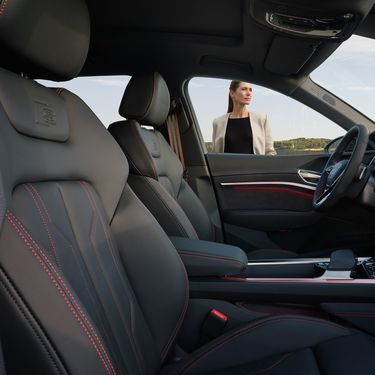 Mixed cockpit Audi Q8 Sportback e-tron